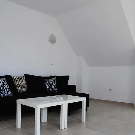 King Apartment *